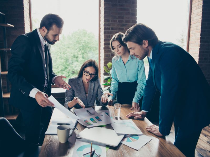 estrutura organizacional linear - vantagens